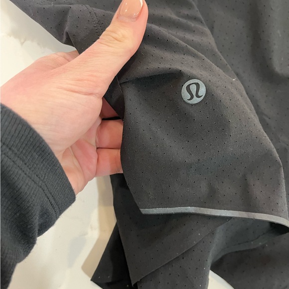 Men’s Lululemon Shorts - Small - Picture 5 of 7